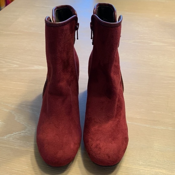 White Mountain Faux Suede Booties beautiful wine color & excellent condition - Picture 3 of 8